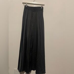 Sparrow A Line‎ Knee Length Pleated Skirt Black Size Small